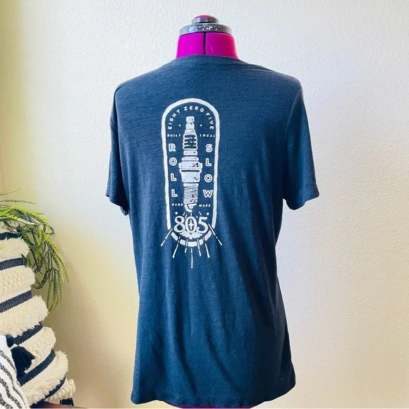 805 Women’s Roll Slow Tee Size M - NWOT - Picture 4 of 4